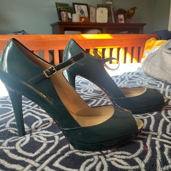 Coach Size 11, dark green 4” stiletto peep toe heels. - Picture 2 of 4